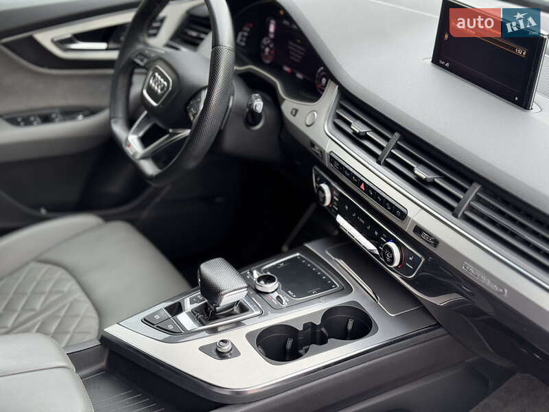 Внедорожник / Кроссовер Audi Q7 2018 в Яремче