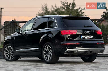 Позашляховик / Кросовер Audi Q7 2018 в 