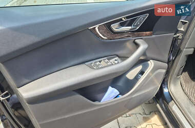 Внедорожник / Кроссовер Audi Q7 2015 в 