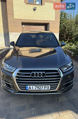 Внедорожник / Кроссовер Audi Q7 2018 в 
