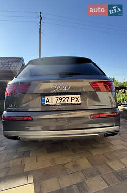 Внедорожник / Кроссовер Audi Q7 2018 в 