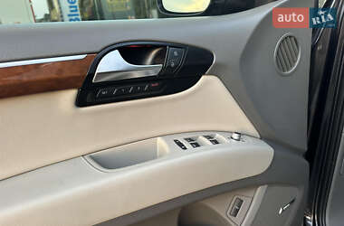 Внедорожник / Кроссовер Audi Q7 2010 в 