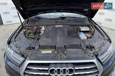 Внедорожник / Кроссовер Audi Q7 2017 в 
