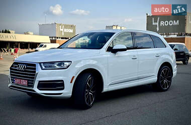 Позашляховик / Кросовер Audi Q7 2017 в 