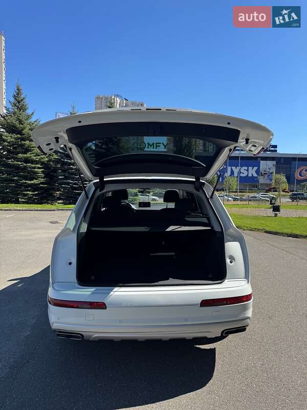 Внедорожник / Кроссовер Audi Q7 2018 в Киеве