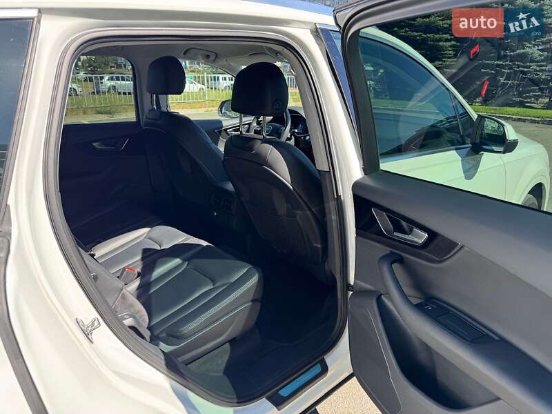 Внедорожник / Кроссовер Audi Q7 2018 в Киеве