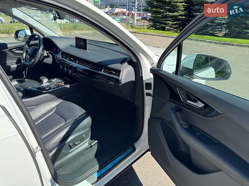 Внедорожник / Кроссовер Audi Q7 2018 в Киеве