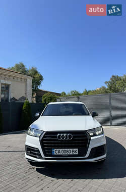 Внедорожник / Кроссовер Audi Q7 2017 в 