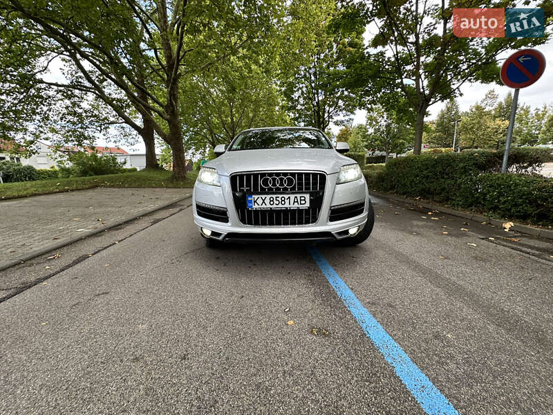 Позашляховик / Кросовер Audi Q7 2009 в Києві