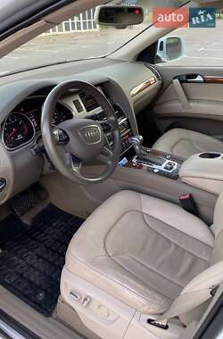 Внедорожник / Кроссовер Audi Q7 2013 в 