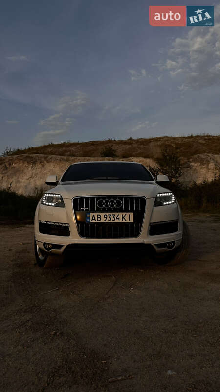Внедорожник / Кроссовер Audi Q7 2012 в 