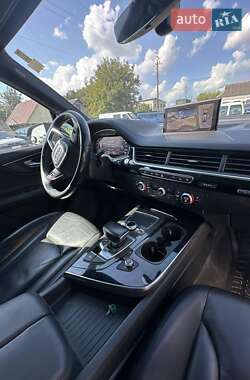 Позашляховик / Кросовер Audi Q7 2017 в 