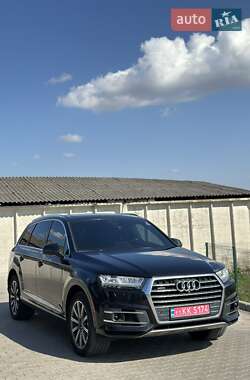 Позашляховик / Кросовер Audi Q7 2017 в 