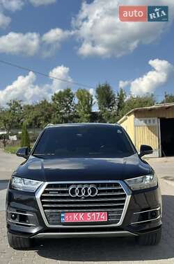 Позашляховик / Кросовер Audi Q7 2017 в 