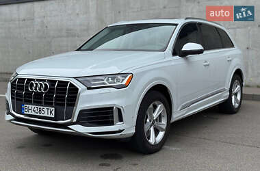 Позашляховик / Кросовер Audi Q7 2022 в 