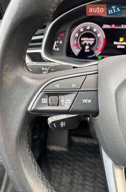 Позашляховик / Кросовер Audi Q7 2020 в 