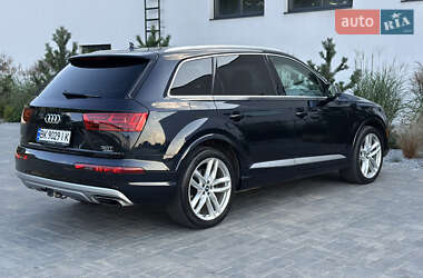Позашляховик / Кросовер Audi Q7 2016 в Луцьку
