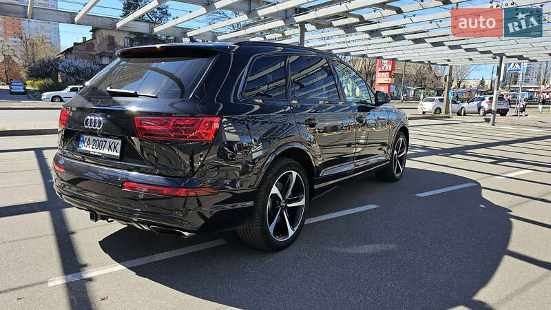 Позашляховик / Кросовер Audi Q7 2018 в Обухові