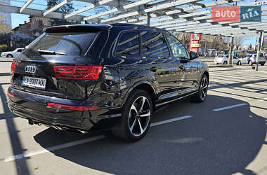 Внедорожник / Кроссовер Audi Q7 2018 в 