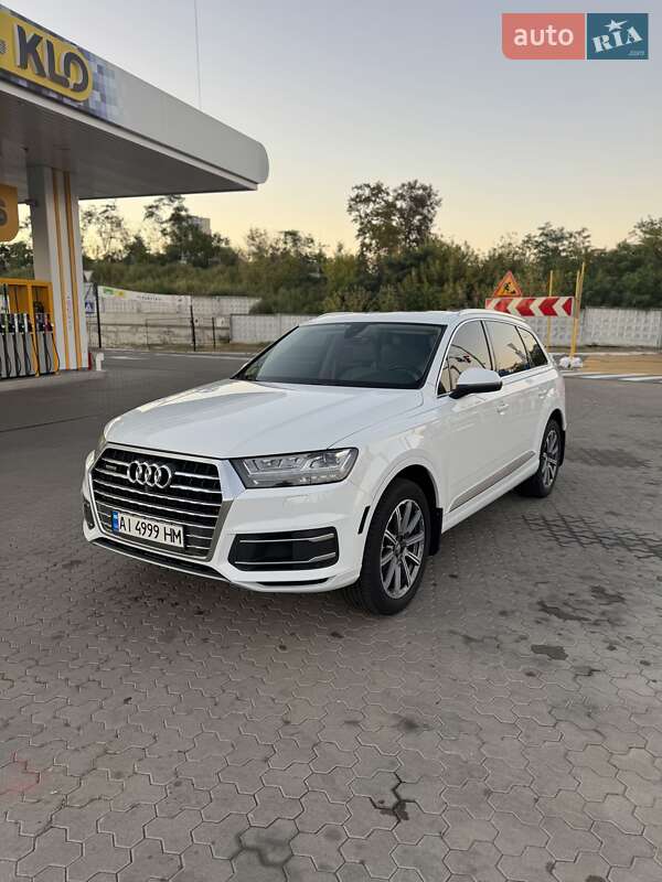 Позашляховик / Кросовер Audi Q7 2016 в Києві