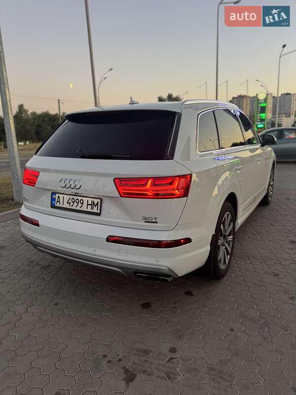 Позашляховик / Кросовер Audi Q7 2016 в Києві