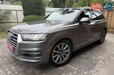 Внедорожник / Кроссовер Audi Q7 2017 в 