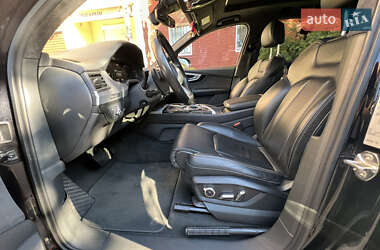 Внедорожник / Кроссовер Audi Q7 2016 в 
