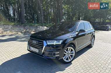 Внедорожник / Кроссовер Audi Q7 2017 в 