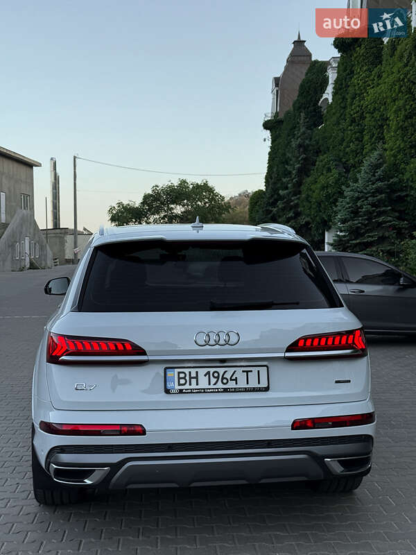 Позашляховик / Кросовер Audi Q7 2021 в Одесі