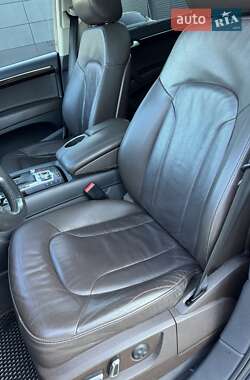 Внедорожник / Кроссовер Audi Q7 2012 в 