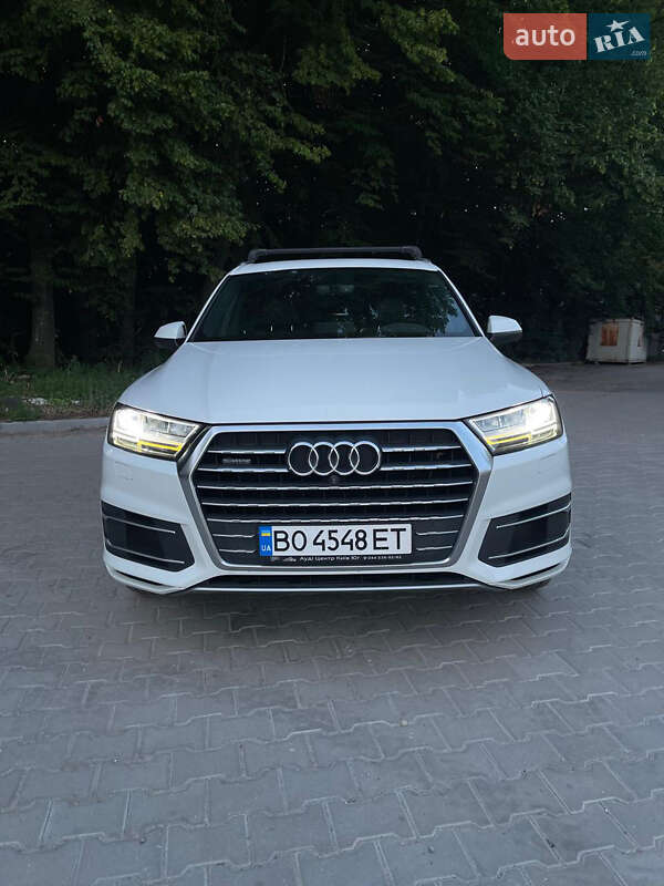 Позашляховик / Кросовер Audi Q7 2015 в Тернополі