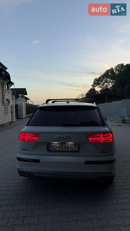 Позашляховик / Кросовер Audi Q7 2015 в Тернополі