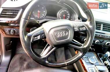 Позашляховик / Кросовер Audi Q7 2016 в 