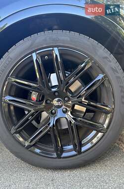 Позашляховик / Кросовер Audi Q7 2025 в 