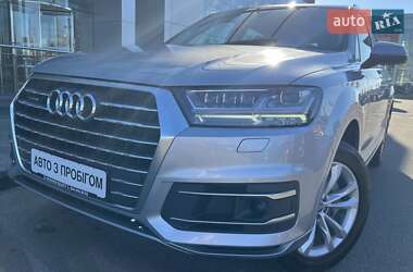Внедорожник / Кроссовер Audi Q7 2018 в 
