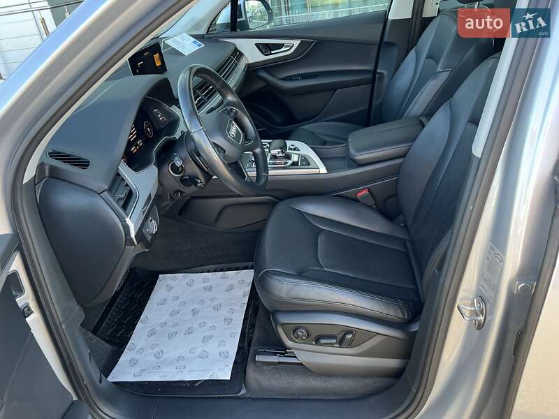 Позашляховик / Кросовер Audi Q7 2018 в Києві фото 11 Позашляховик / Кросовер Audi Q7 2018 в Києві