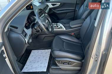 Внедорожник / Кроссовер Audi Q7 2018 в 