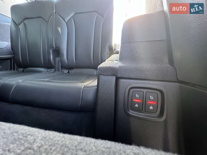 Позашляховик / Кросовер Audi Q7 2018 в Києві фото 21 Позашляховик / Кросовер Audi Q7 2018 в Києві