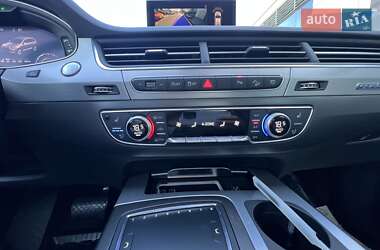 Внедорожник / Кроссовер Audi Q7 2018 в 
