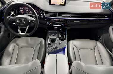 Позашляховик / Кросовер Audi Q7 2017 в 