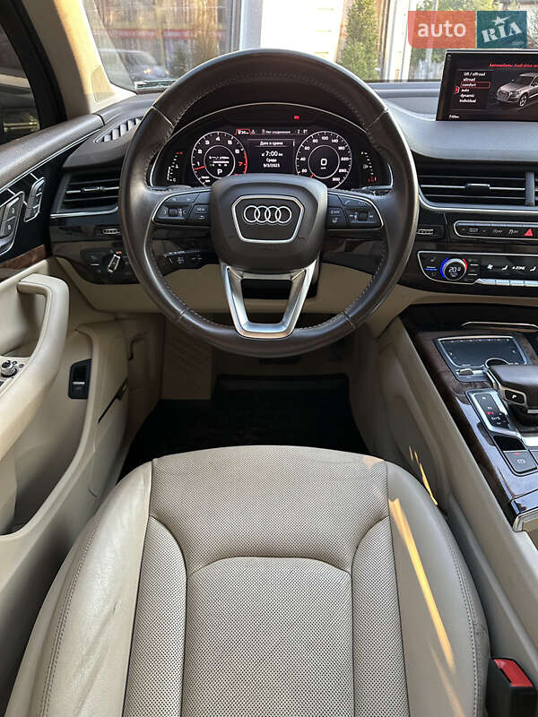 Позашляховик / Кросовер Audi Q7 2016 в Івано-Франківську