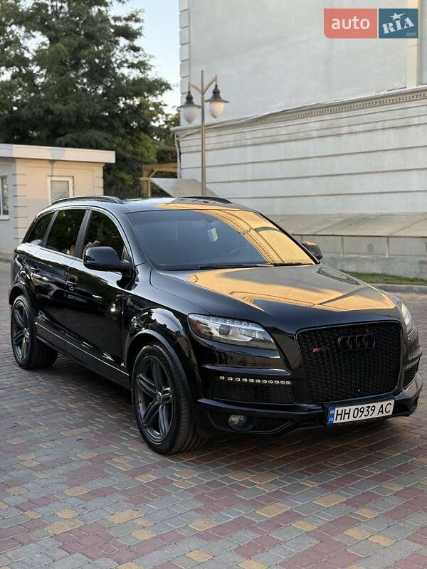 Внедорожник / Кроссовер Audi Q7 2014 в 