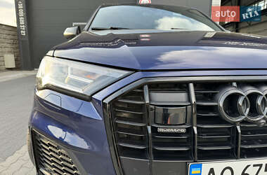 Позашляховик / Кросовер Audi Q7 2019 в 