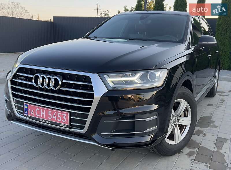 Позашляховик / Кросовер Audi Q7 2017 в 