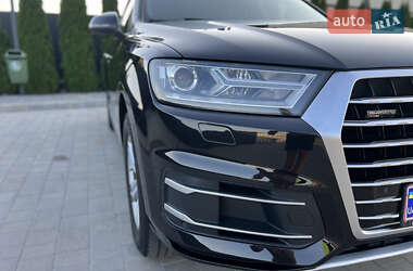 Позашляховик / Кросовер Audi Q7 2017 в 