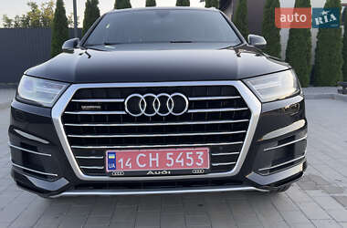 Позашляховик / Кросовер Audi Q7 2017 в 