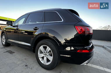 Позашляховик / Кросовер Audi Q7 2017 в 