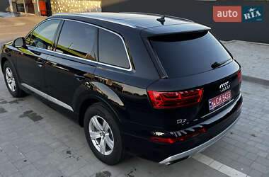 Позашляховик / Кросовер Audi Q7 2017 в 