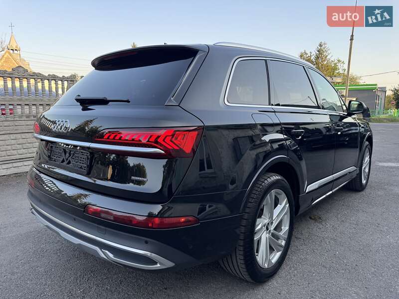 Позашляховик / Кросовер Audi Q7 2022 в Тернополі