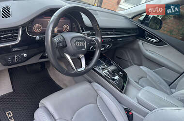 Позашляховик / Кросовер Audi Q7 2016 в 